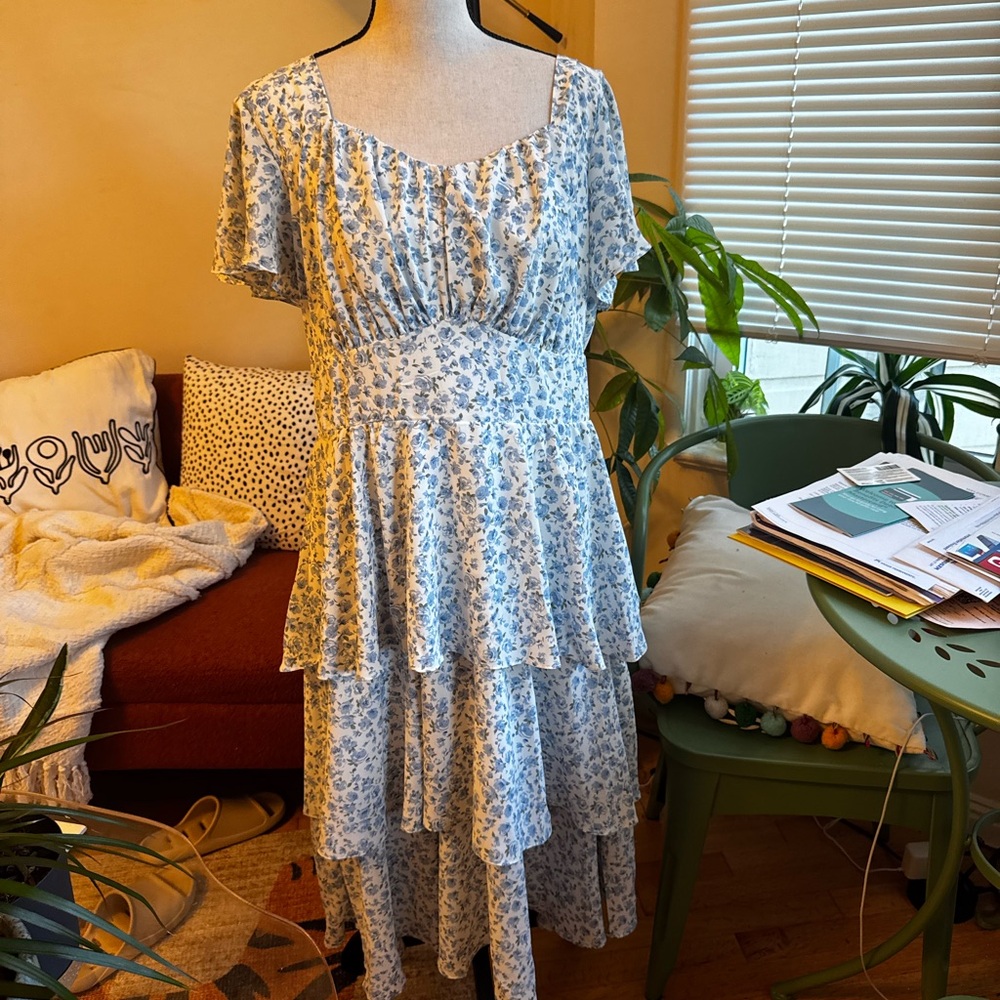 Chic Blue Floral Maxi Dress